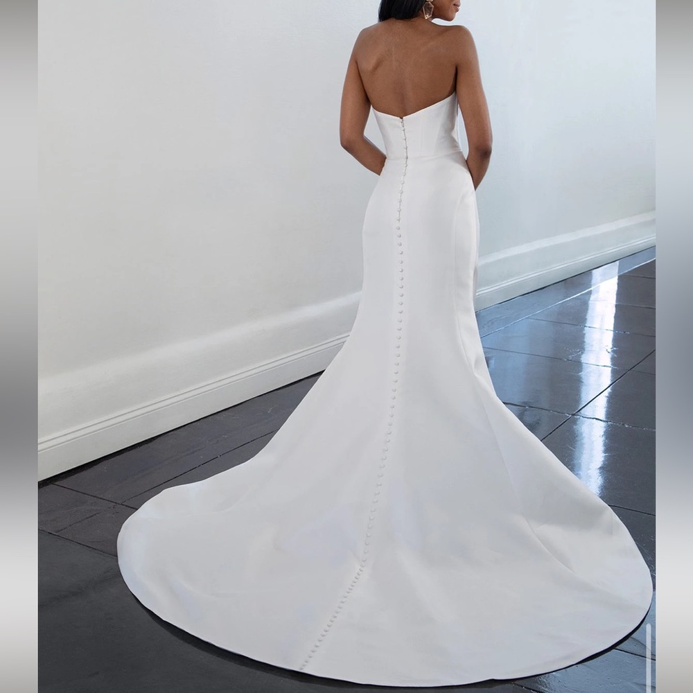 Martina Liana Strapless Wedding Dress Style 1557 size 18 - Picture 2 of 8